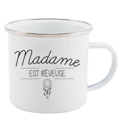 Mug Tasse Rétro en métal émaillé imprimé citation Madame est rêveuse