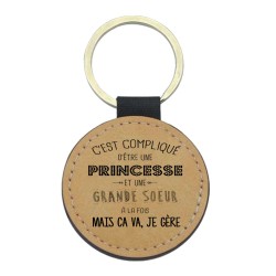 Porte-clefs cuir végan marron imprimé C'est compliqué d'être une princesse et une Grande soeur