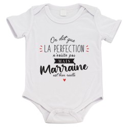 Body bébé - Cadeau naissance - imprimé citation Humour - La perfection n'existe pas mais Marraine est bien réelle