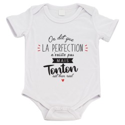 Body bébé - Cadeau naissance - imprimé citation Humour - La perfection n'existe pas mais Tonton est bien réel